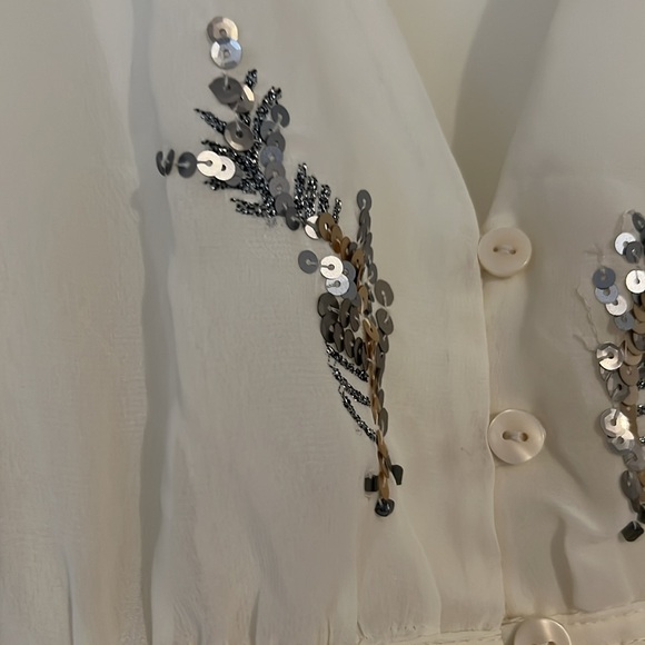 Apt. 9 short sleeve sheer top for women with a sequin design. Size XL - Picture 2 of 6